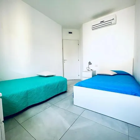 Brand New Design - 2 2 Bath 2 Carpark * קומו