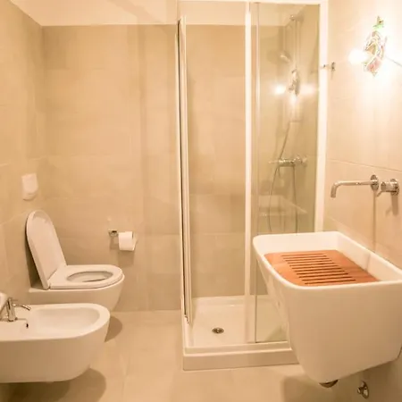 Brand New Design - 2 2 Bath 2 Carpark * 코모